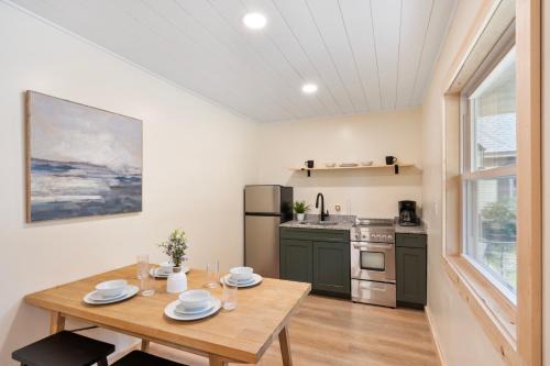 Holderness House | Squam Lake 3 bed plus 3 bath rental (Suite 7)