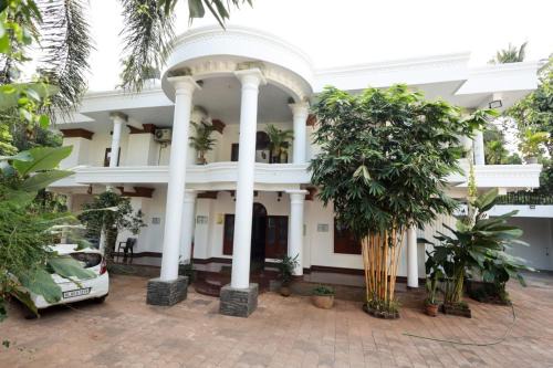Thalassery Hotel | Sreedevi Gardens