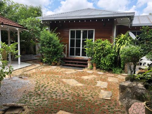 Kampung Siol Kandis Ski Chalet | Sri Kandis Cottage Stay Kuching