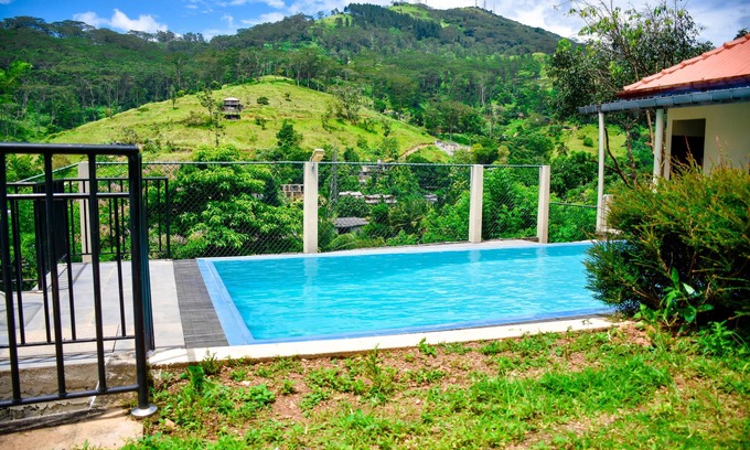 Kandy Hotel | Sri Kandyan Bungalow