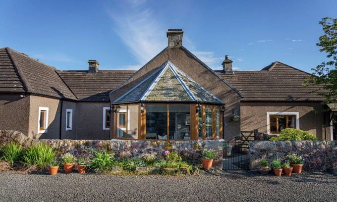 Radernie Villa | St Andrews Retreat - Ten Bedroom Villa, Sleeps 20