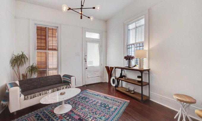Saint Claude House | St. Claude Avenue