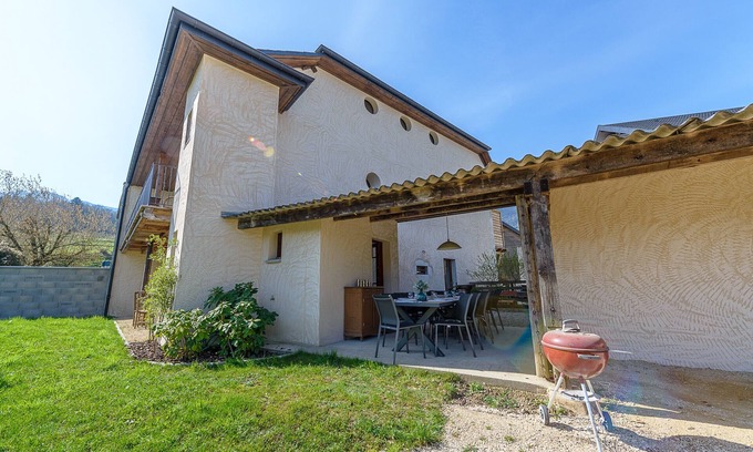 Saint-Jorioz Ski Chalet | ST JORIOZ- Le nid Ô Grives, maison renovee 7P