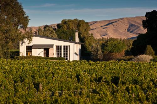 Springlands Bed & Breakfast | St Leonards Vineyard Cottages