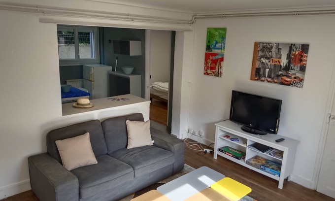 Rocabey - Alsace - Gare Apartment | St Malo apartment in the station district, 15 min walk from the sea.