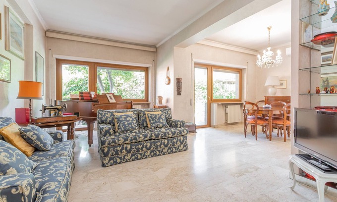 Quartiere XIII Aurelio Apartment | St. Peters Garden 3 BDR Apartment