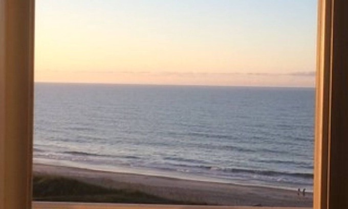 Sneads Ferry Condo | St Regis 3411 Relaxing 2 BR Oceanfront Condo with Breathtaking Sunrise