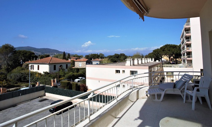 Mandelieu-la-Napoule Beach Apartment | ST25 HIGH FLOOR STUDIO