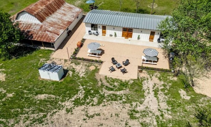 Bella Vista Other | Stables at Fox Hill Farm - Eastender & Westender