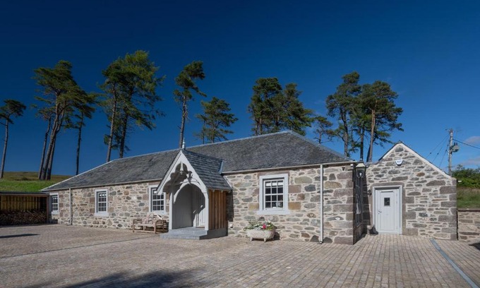 Murthly House | Stables Cottage