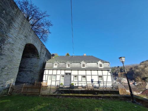 Monschau Apartment | Stachelburg