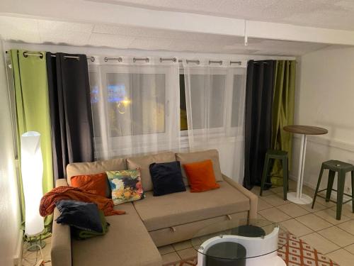 Rosny-sous-Bois Apartment | Stade de France 40 mn, Disneyland 40 mn F2 46 m2 calme, quartier cosy, 200m du RER