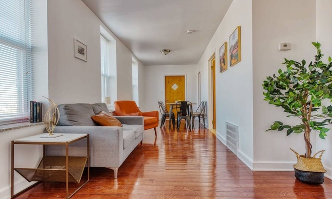 Chinatown Apartment | Stairway 3BR Apt w W D Home Theater