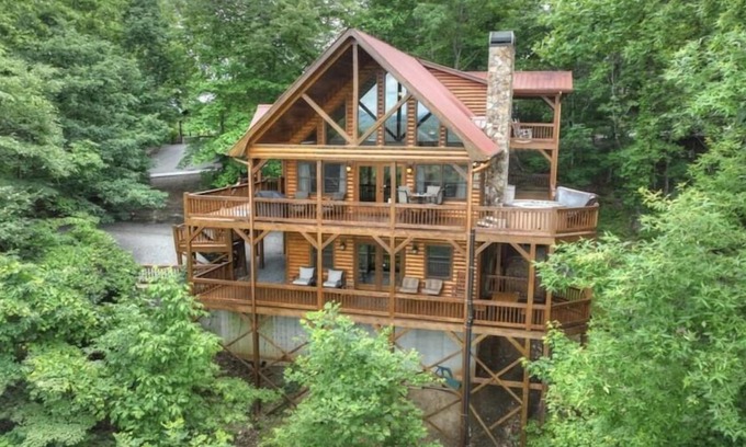 Morganton Cabin | Stairway to Heaven- Pet Friendly | Pastoral Views | Outdoor Fire Pit