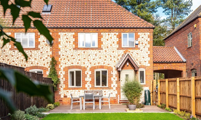Burnham Deepdale Cottage | Staithe View - Beautiful cottage in quiet location with stunning marsh views