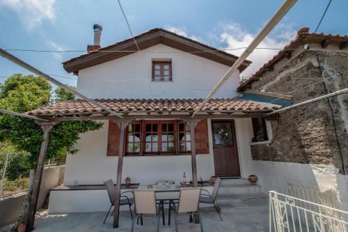 Zagora-Mouresi House | Stamos Paradise View