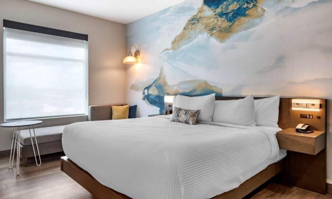 Orlando Apartment | Standard King Room Near Lake Warren ORL