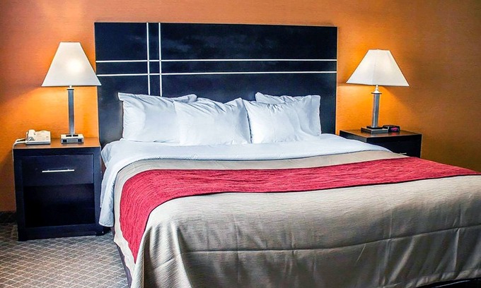 Columbus House | Standard King Room Non-Smoking