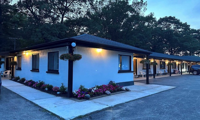 Indian River Apartment | Star Gate Room 2 - The Marie Webster Room
