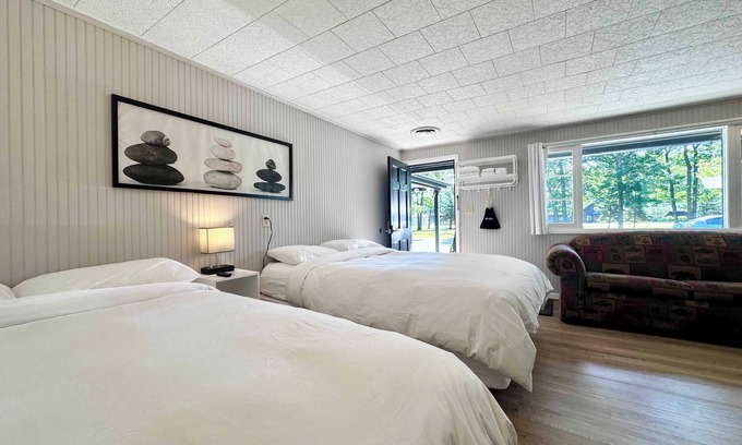 Indian River Apartment | Star Gate Room 7 Indian River, MI