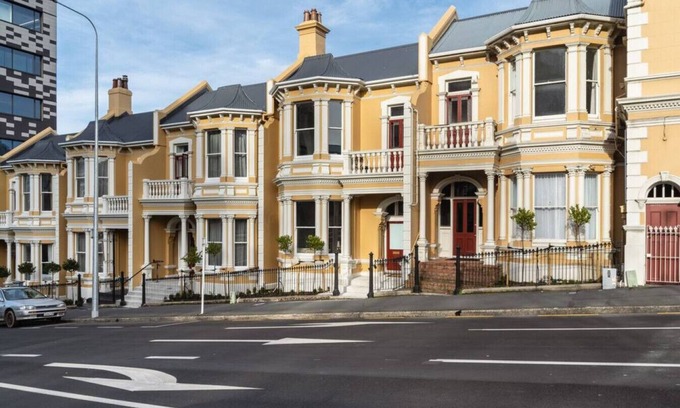 Dunedin City Centre Apartment | Star Struck on Stuart- Luxury 1 bedroom Apartment