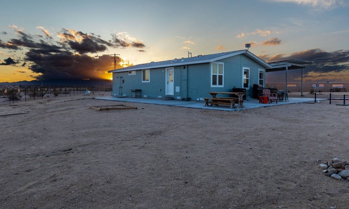 Joshua Tree House | Stardust Oasis: Quiet, Remote, Spa+Pool+Firepit