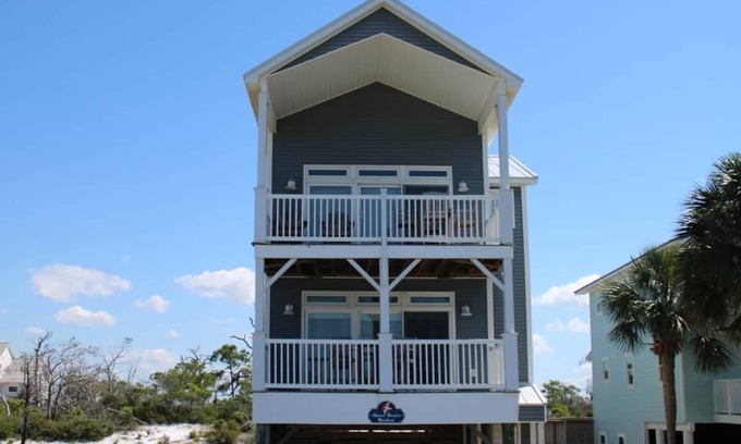 Cape Breezes House | Starfish Millie House