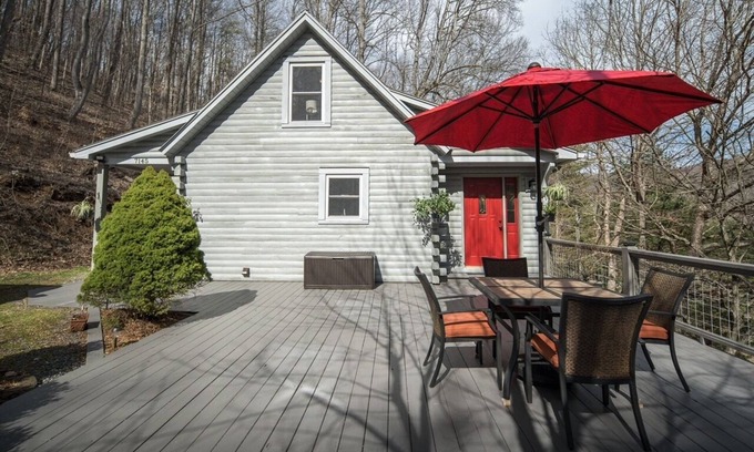Boone Cabin | Stargazer Cabin-Where the mountains meet the sky!