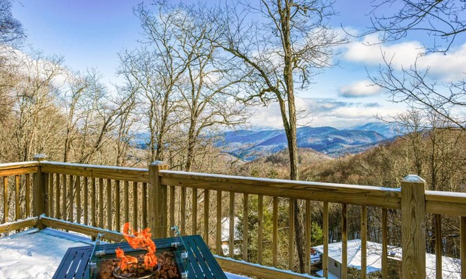 Cullowhee House | Stargazer's Retreat