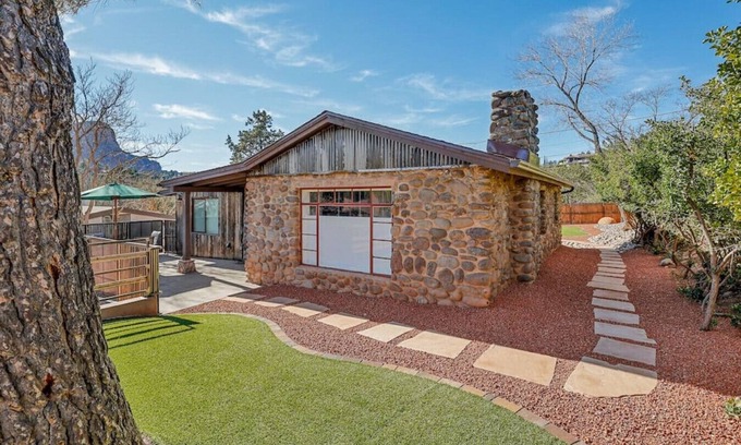 Sedona House | Stargazer’s Inn, Red Rock Views! 1 mi. to Uptown