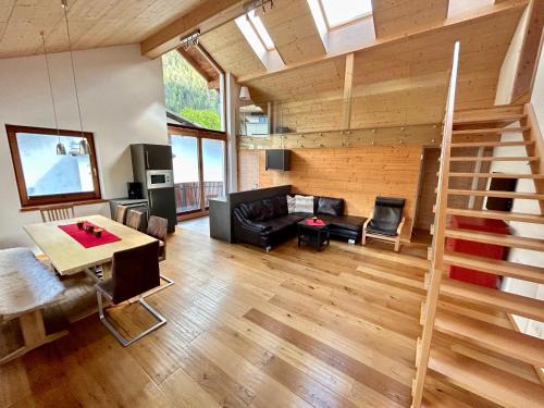 Ried im Oberinntal Apartment | StarkApart - XL-Wohnung-geräumig-stilvoll