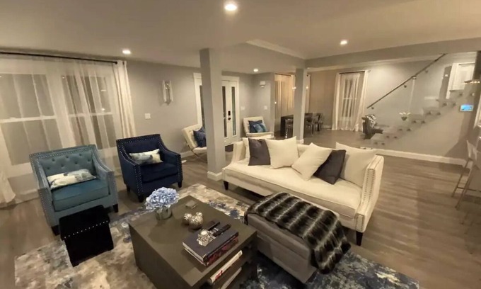 Williams Bay House | Starlake: A fully remodeled boutique style cottagen