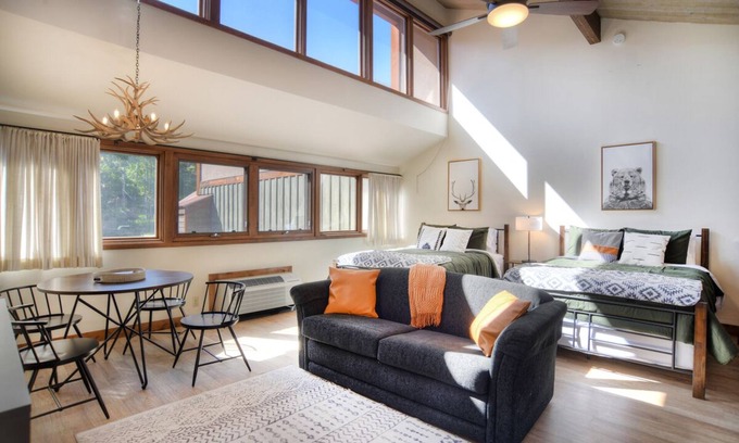Purgatory Condo | Starlight Suite (#747) | 10 min to Ski - Golf - AC/Pool/Hot Tub
