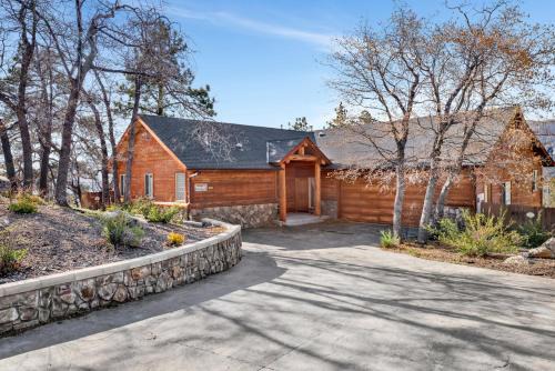 Castle Glen Estates House | Starlight Vistas-1524 by Big Bear Vacations