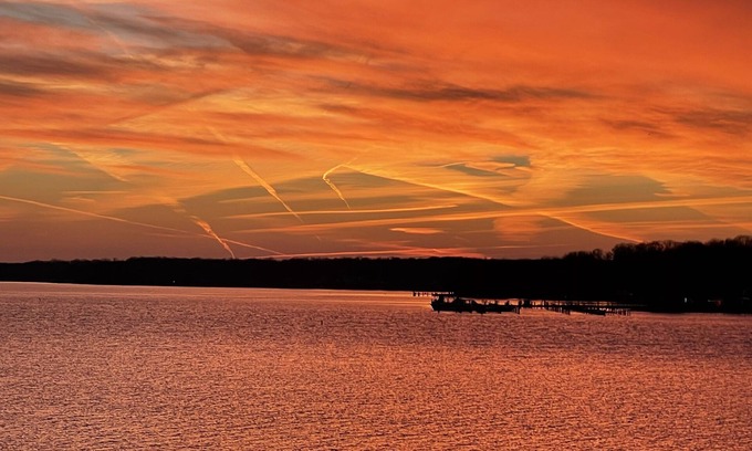 Elkton House | Starlight Waterfront Retreat: 3 bed 2.5 bath home with separate apartment rental