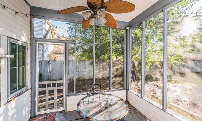 Bowling Green Apartment | Stately State Street Abode 2
