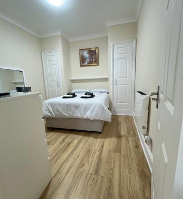 Kensal Green Apartment | Station Lodge