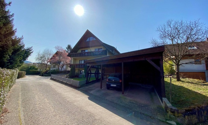 Durbach Apartment | Staufenbergblick Durbach with private terrace, carport and bicycle shed