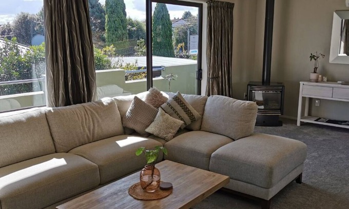 Richmond Heights House | Stay 3 nights pay for 2 *Ts & Cs apply
