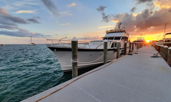 Fort Pierce Boat Rental | Stay Aboard Luxurious Classic 76ft Motor Yacht "FantaSea"