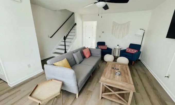 Columbia House | Stay at Magnolia in Columbia