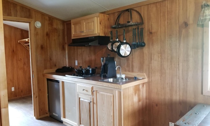 Long Creek House | Stay at the Llama Lodge for a leisure-filled location!