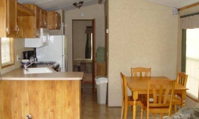 Neillsville Apartment | Stay at this quaint home perfect for the traveling outdoors enthusiasts not far from Lake Arbutus.