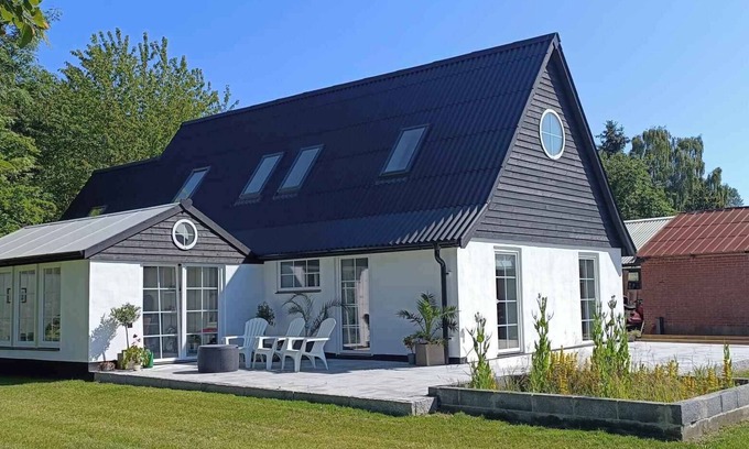Gudbjerg Sydfyn House | Stay comfortably in scenic surroundings