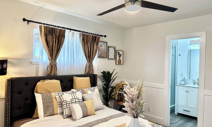 Garden Grove House | Stay -Dream-Explore!Family-Friendly:Sleep12 near Disney, Beaches & Top OC Spots