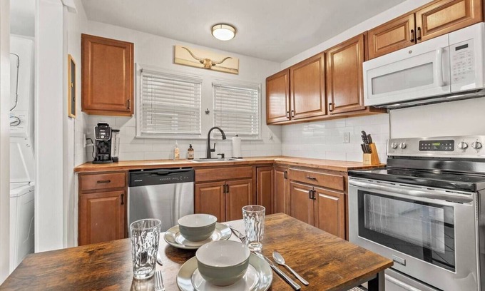 Lexington House | Stay in a newly renovated home in the heart of Dtown Lexington