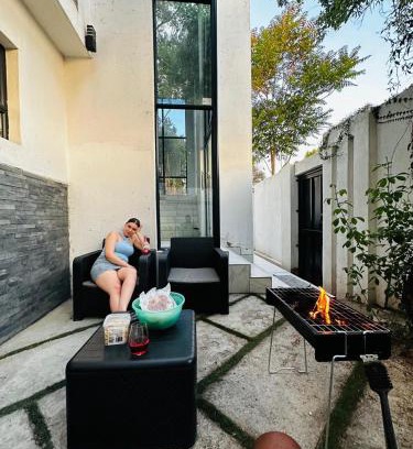 Weltevredenpark House | Stay In Carlazo - Unlimited WiFi Solar backup
