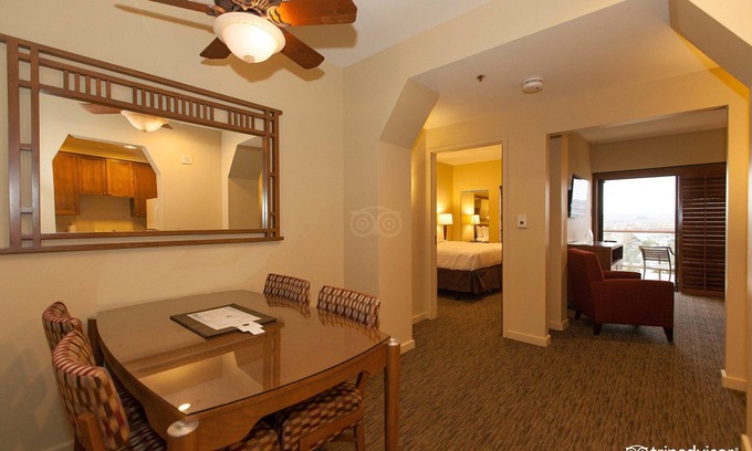 Enterprise Resort | Stay in Hilton resort - Cancun Las Vegas during the Formula 1 race