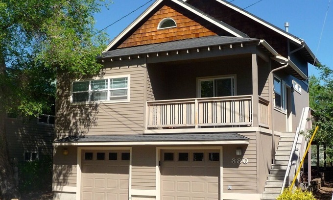 Old Bend House | Stay In The Heart Of Bend, Walk Everywhere!