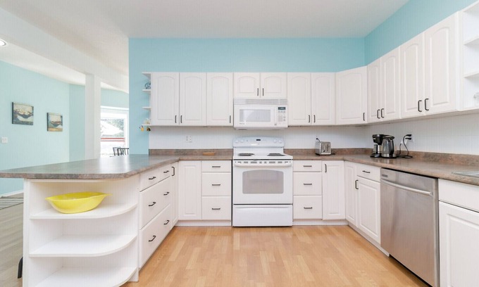 Chemainus Apartment | Stay in the Heart of Mural Town